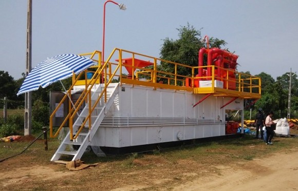 200GPM非開(kāi)挖泥漿回收系統(tǒng)(印度項(xiàng)目) 200GPM非開(kāi)挖泥漿回收系統(tǒng)(印度項(xiàng)目)